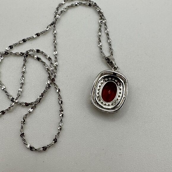 1.3ct Mozambique Garnet with halo of cz diamonds, pendant on a 18" 925 chain! - Picture 8 of 15